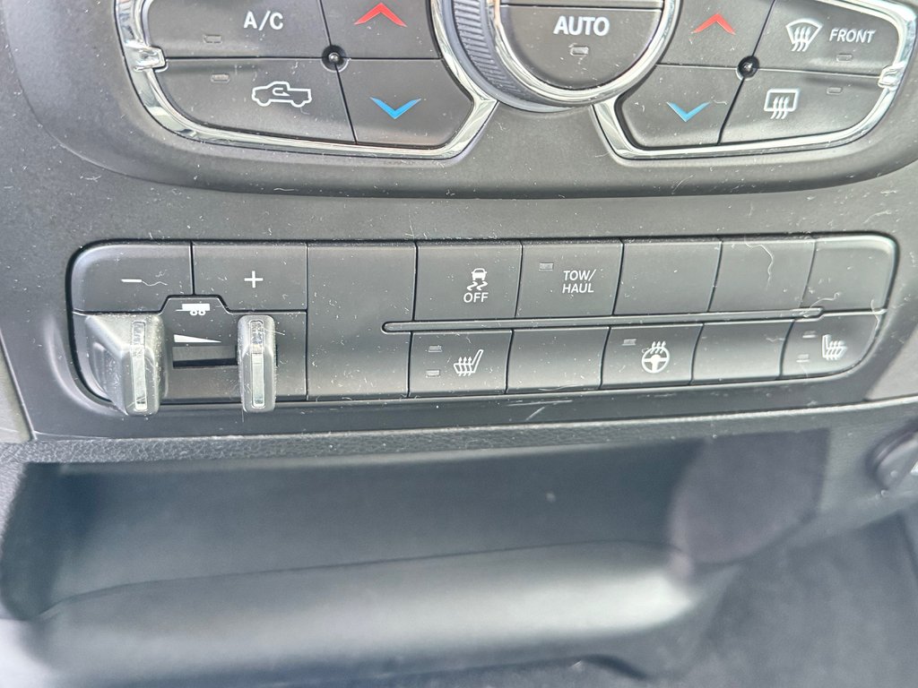 2021 Ram 1500 Classic TRADESMAN 4X4 5.7 / TRÈS BAS KILOS 45.500KM WOW / in Thetford Mines, Quebec - 48 - w1024h768px