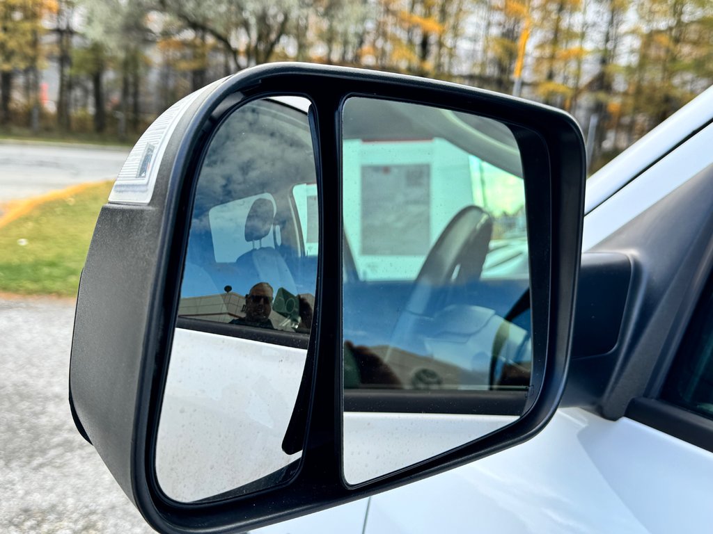 2021 Ram 1500 Classic TRADESMAN 4X4 5.7 / TRÈS BAS KILOS 45.500KM WOW / in Thetford Mines, Quebec - 29 - w1024h768px