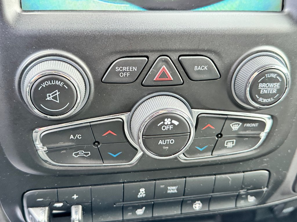2021 Ram 1500 Classic TRADESMAN 4X4 5.7 / TRÈS BAS KILOS 45.500KM WOW / in Thetford Mines, Quebec - 47 - w1024h768px