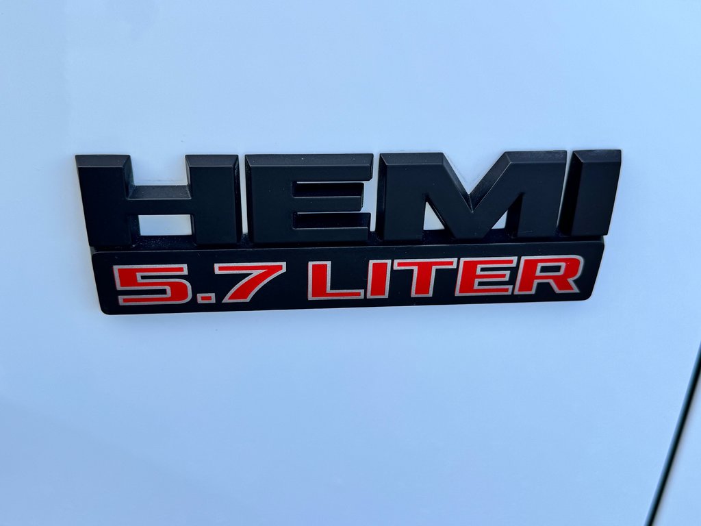 2021 Ram 1500 Classic TRADESMAN 4X4 5.7 / TRÈS BAS KILOS 45.500KM WOW / in Thetford Mines, Quebec - 18 - w1024h768px