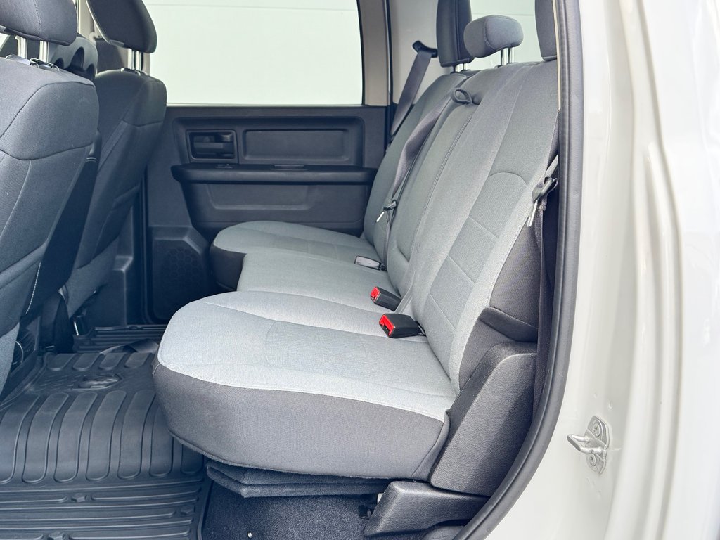 2021 Ram 1500 Classic TRADESMAN 4X4 5.7 / TRÈS BAS KILOS 45.500KM WOW / in Thetford Mines, Quebec - 63 - w1024h768px