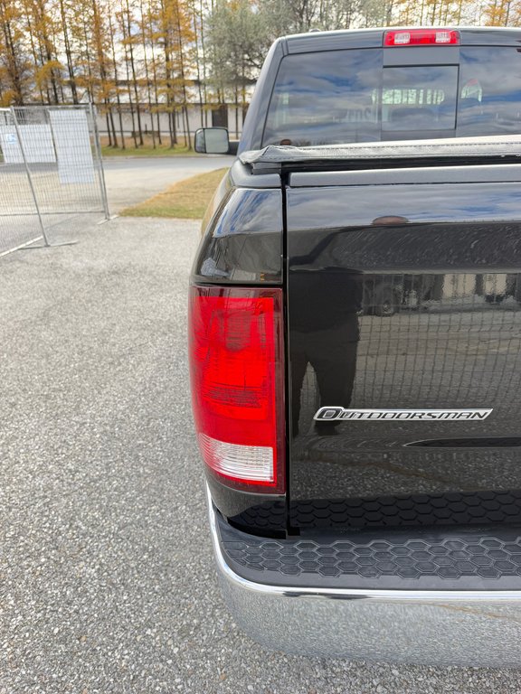 2015 Ram 1500 OUTDOORSMAN 4X4 / QUAD CAB / 5.7 / BAS KILOS / in Thetford Mines, Quebec - 24 - w1024h768px