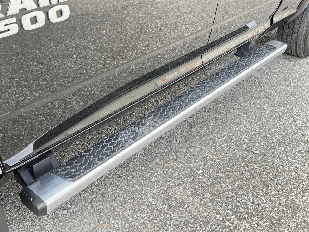 2015 Ram 1500 OUTDOORSMAN 4X4 / QUAD CAB / 5.7 / BAS KILOS / in Thetford Mines, Quebec - 21 - w1024h768px