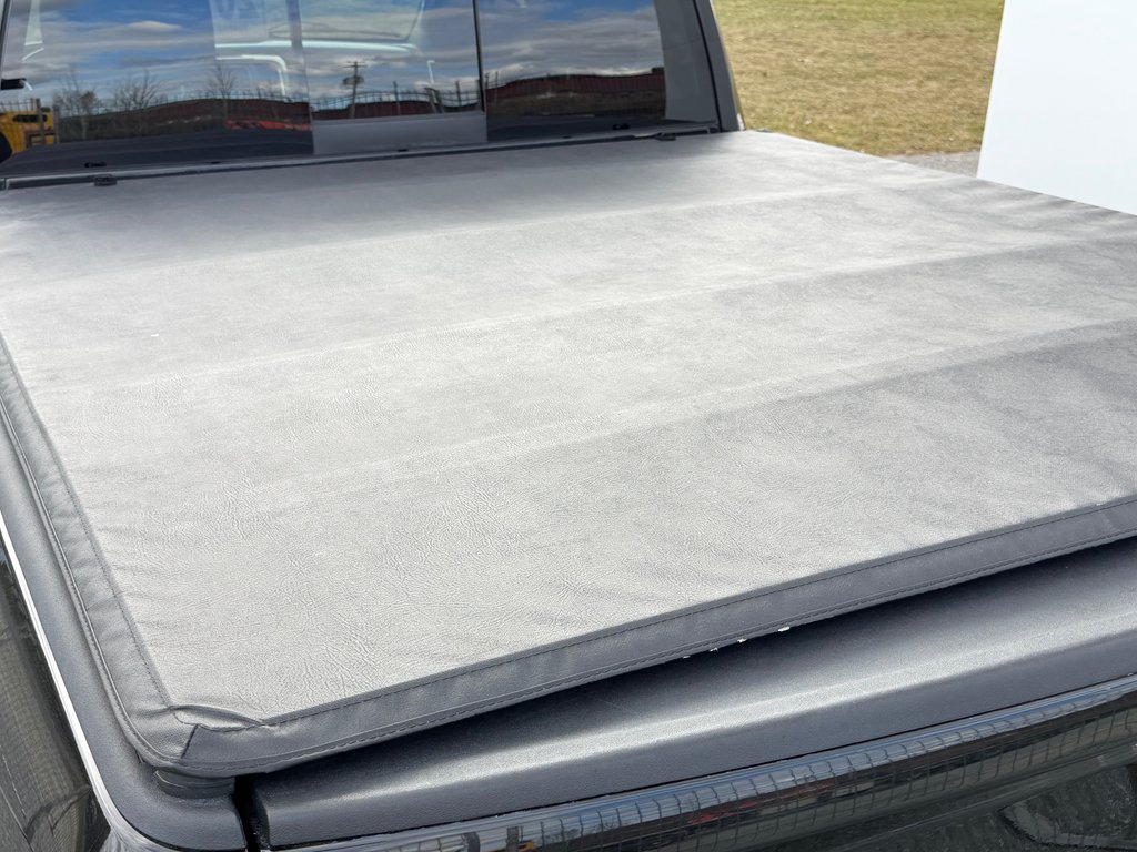 2015 Ram 1500 OUTDOORSMAN 4X4 / QUAD CAB / 5.7 / BAS KILOS / in Thetford Mines, Quebec - 66 - w1024h768px