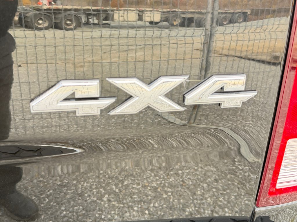 2015 Ram 1500 OUTDOORSMAN 4X4 / QUAD CAB / 5.7 / BAS KILOS / in Thetford Mines, Quebec - 27 - w1024h768px