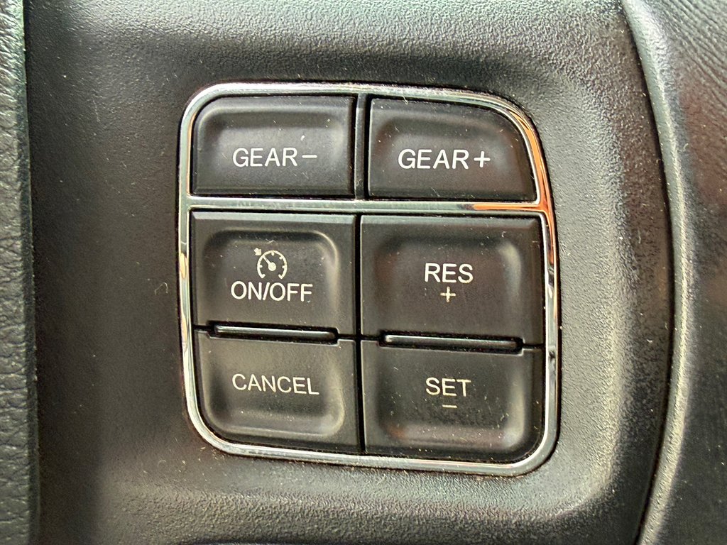 2015 Ram 1500 OUTDOORSMAN 4X4 / QUAD CAB / 5.7 / BAS KILOS / in Thetford Mines, Quebec - 42 - w1024h768px