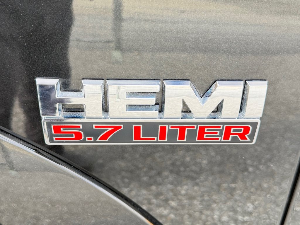 2015 Ram 1500 OUTDOORSMAN 4X4 / QUAD CAB / 5.7 / BAS KILOS / in Thetford Mines, Quebec - 19 - w1024h768px