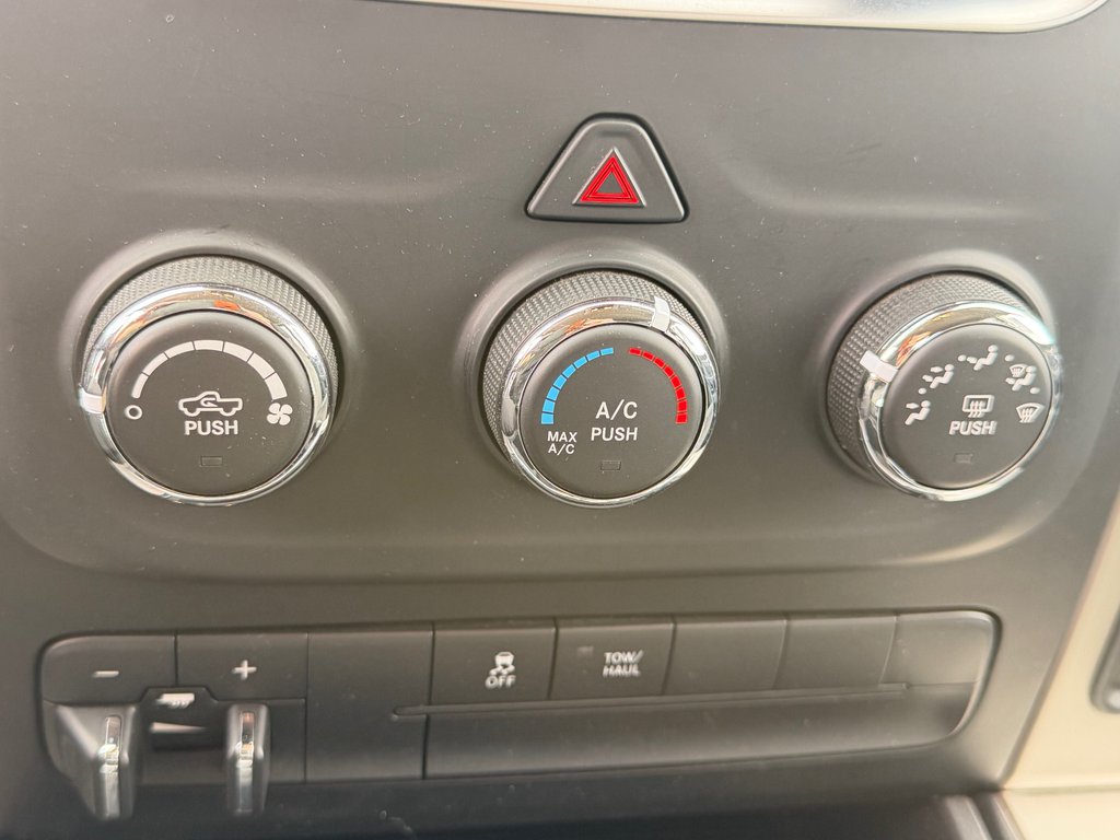 2015 Ram 1500 OUTDOORSMAN 4X4 / QUAD CAB / 5.7 / BAS KILOS / in Thetford Mines, Quebec - 47 - w1024h768px