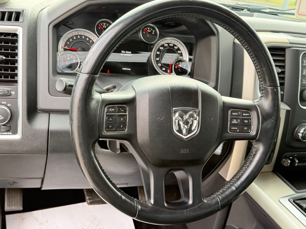 2015 Ram 1500 OUTDOORSMAN 4X4 / QUAD CAB / 5.7 / BAS KILOS / in Thetford Mines, Quebec - 39 - w1024h768px