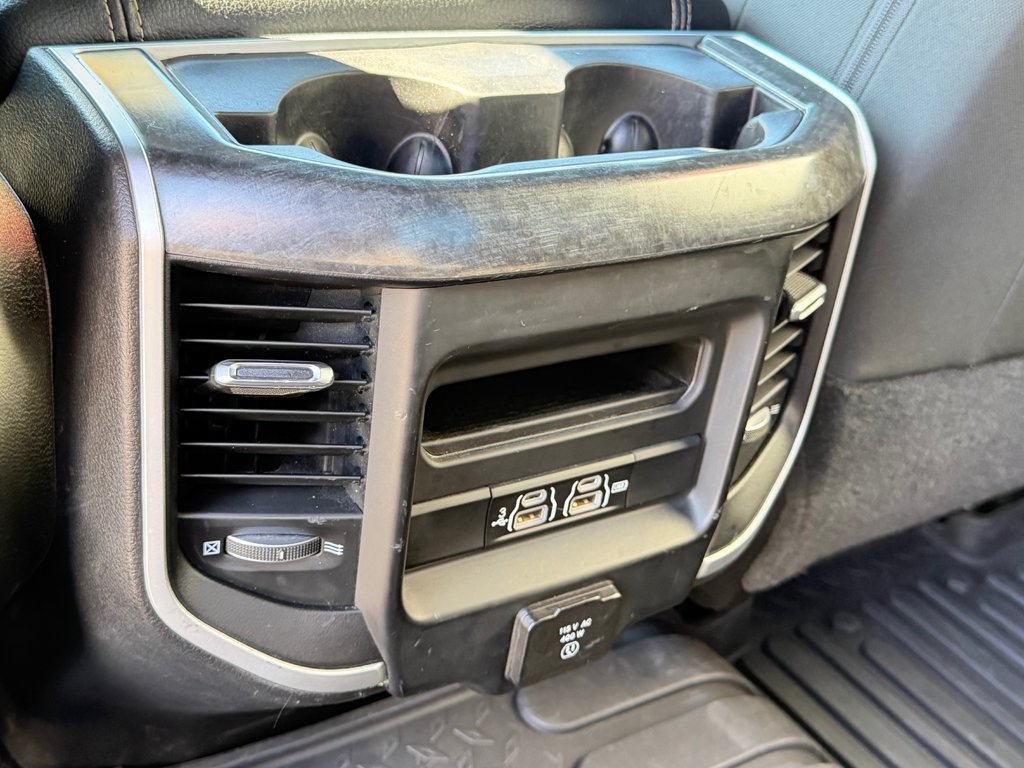 Ram 2500 BIG HORN CREW / 6,4 HEMI / BEAU COMME UN COEUR ! / 2020 à Thetford Mines, Québec - 65 - w1024h768px