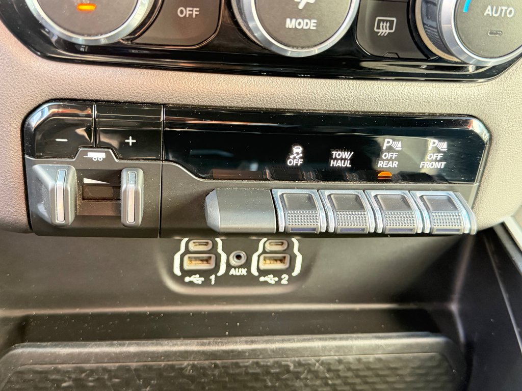 Ram 2500 BIG HORN CREW / 6,4 HEMI / BEAU COMME UN COEUR ! / 2020 à Thetford Mines, Québec - 55 - w1024h768px