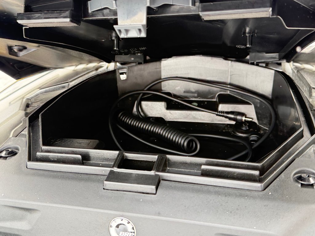 Ski-Doo SM RENEGADE ADRENALINE 900 ACE TURBO / SKI ROULE / IMPECCABLE 2024 à Thetford Mines, Québec - 29 - w1024h768px