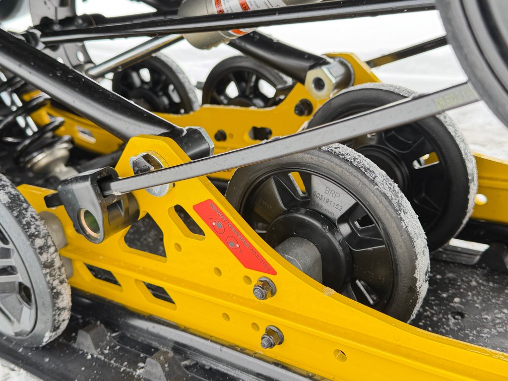 Ski-Doo SM RENEGADE ADRENALINE 900 ACE TURBO / SKI ROULE / IMPECCABLE 2024 à Thetford Mines, Québec - 25 - w1024h768px