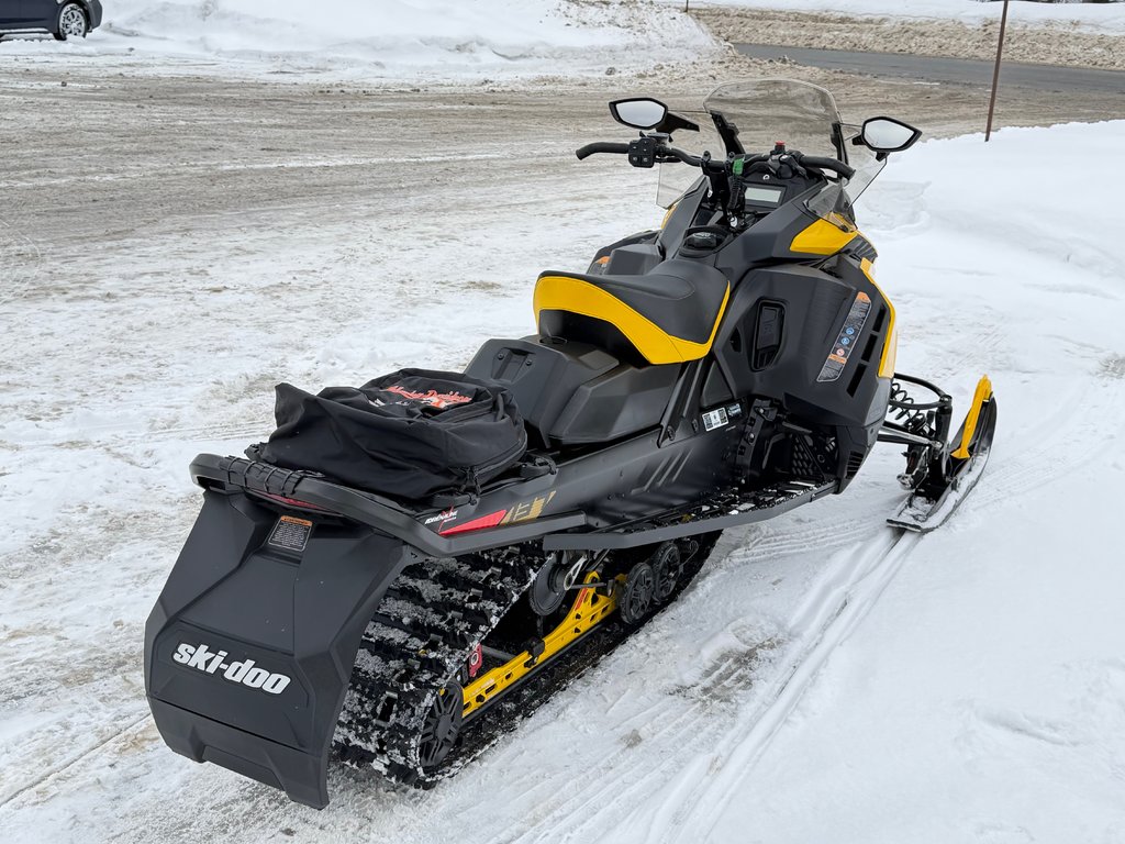 Ski-Doo SM RENEGADE ADRENALINE 900 ACE TURBO / SKI ROULE / IMPECCABLE 2024 à Thetford Mines, Québec - 5 - w1024h768px