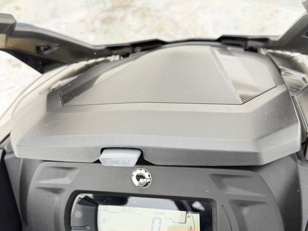 Ski-Doo SM RENEGADE ADRENALINE 900 ACE TURBO / SKI ROULE / IMPECCABLE 2024 à Thetford Mines, Québec - 28 - w1024h768px