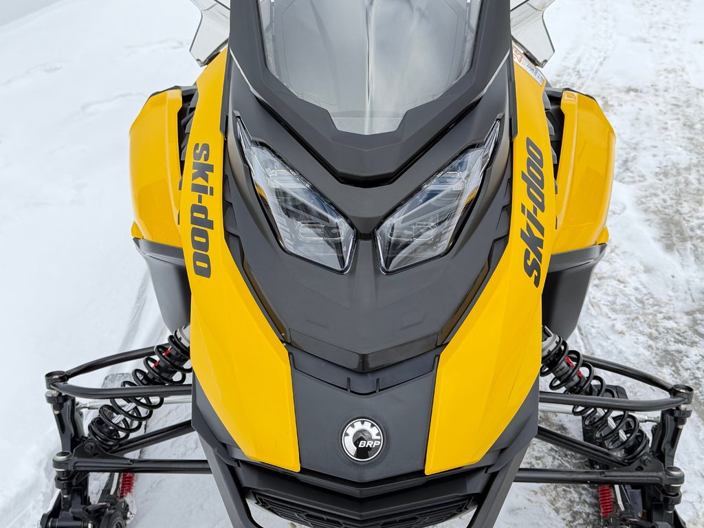 Ski-Doo SM RENEGADE ADRENALINE 900 ACE TURBO / SKI ROULE / IMPECCABLE 2024 à Thetford Mines, Québec - 9 - w1024h768px