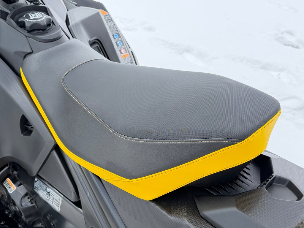 Ski-Doo SM RENEGADE ADRENALINE 900 ACE TURBO / SKI ROULE / IMPECCABLE 2024 à Thetford Mines, Québec - 15 - w1024h768px