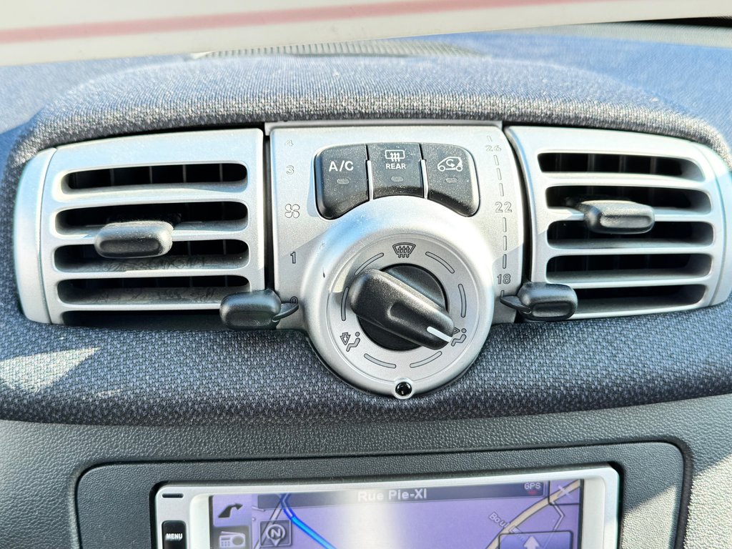 2015 smart Fortwo PASSION / AC / SIEGES CHAUFFANTS / GPS / PARFAIT POUR MOTORISÉ / in Thetford Mines, Quebec - 31 - w1024h768px