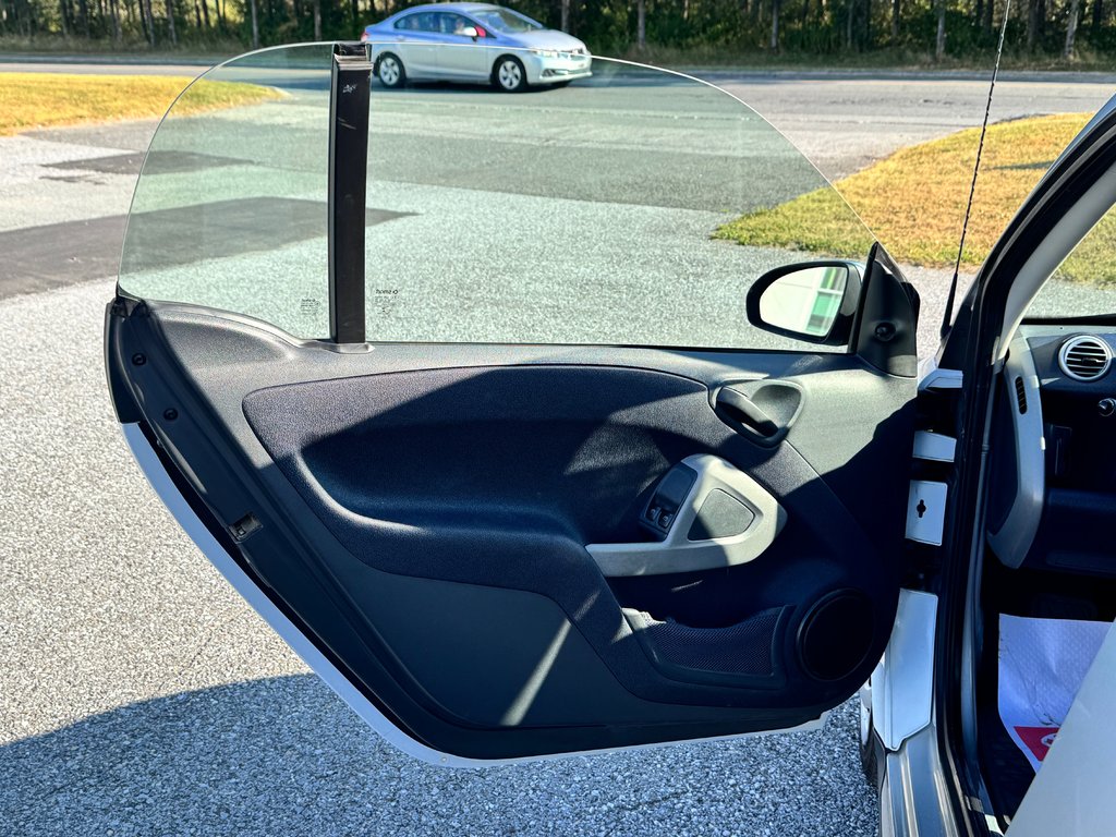 2015 smart Fortwo PASSION / AC / SIEGES CHAUFFANTS / GPS / PARFAIT POUR MOTORISÉ / in Thetford Mines, Quebec - 21 - w1024h768px