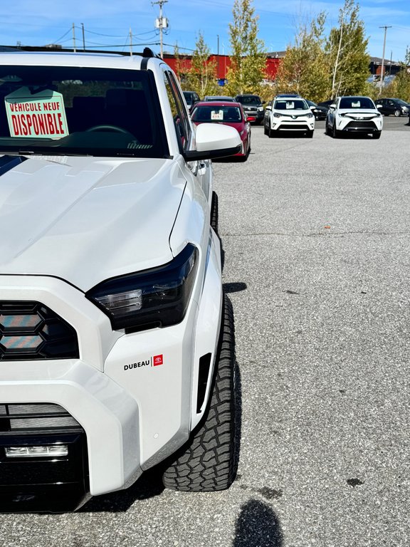 2025 Toyota 4RUNNER TRD SPORT BAJA EDITION / MAGS 20 SABLE / PNEUS HORS ROUTE / MARCHE PIED / CROCHET ROUGE in Thetford Mines, Quebec - 9 - w1024h768px