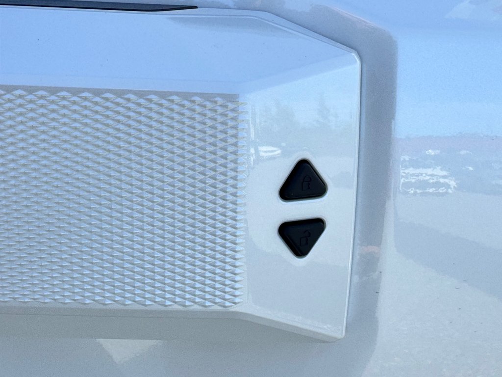 2025 Toyota 4RUNNER TRD SPORT BAJA EDITION / MAGS 20 SABLE / PNEUS HORS ROUTE / MARCHE PIED / CROCHET ROUGE in Thetford Mines, Quebec - 30 - w1024h768px