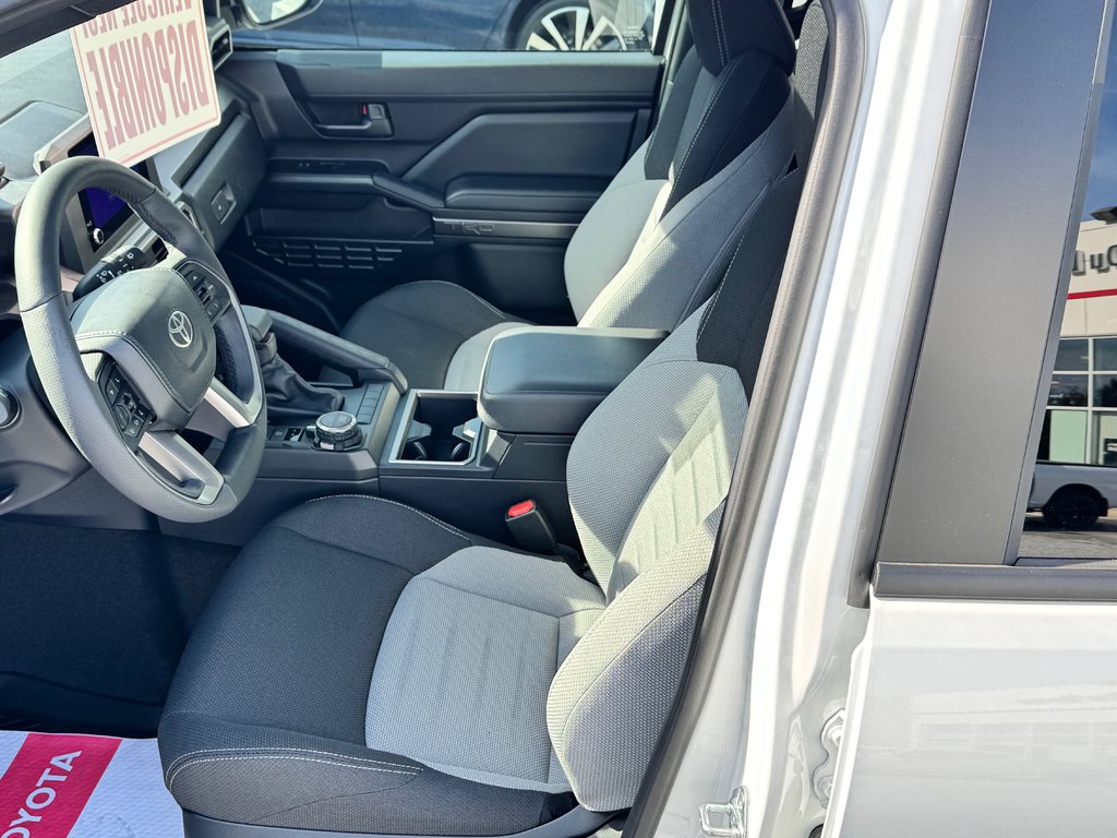 2025 Toyota 4RUNNER TRD SPORT BAJA EDITION / MAGS 20 SABLE / PNEUS HORS ROUTE / MARCHE PIED / CROCHET ROUGE in Thetford Mines, Quebec - 36 - w1024h768px
