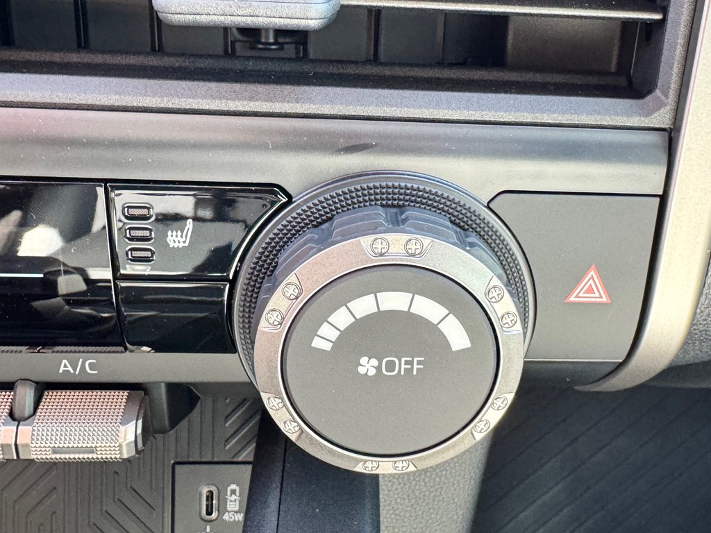2025 Toyota 4RUNNER TRD SPORT BAJA EDITION / MAGS 20 SABLE / PNEUS HORS ROUTE / MARCHE PIED / CROCHET ROUGE in Thetford Mines, Quebec - 54 - w1024h768px