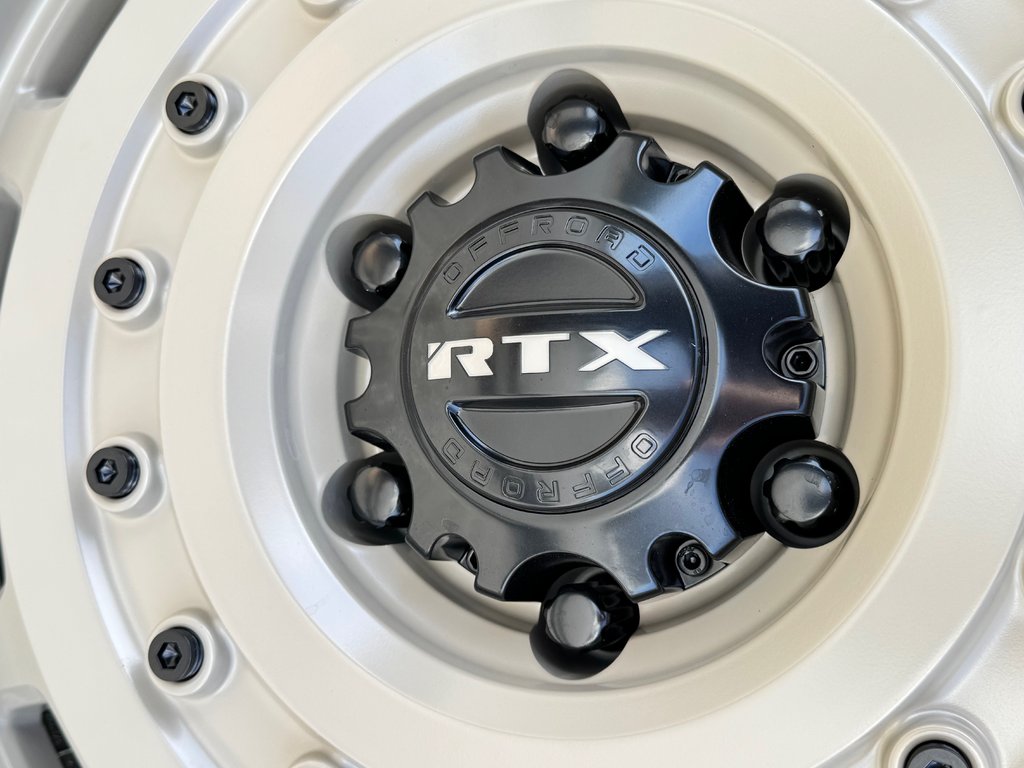 2025 Toyota 4RUNNER TRD SPORT BAJA EDITION / MAGS 20 SABLE / PNEUS HORS ROUTE / MARCHE PIED / CROCHET ROUGE in Thetford Mines, Quebec - 19 - w1024h768px