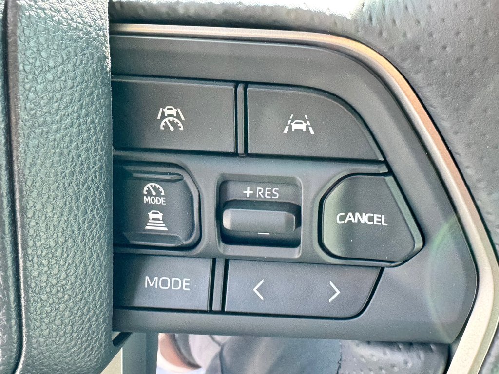 2025 Toyota 4RUNNER TRD SPORT BAJA EDITION / MAGS 20 SABLE / PNEUS HORS ROUTE / MARCHE PIED / CROCHET ROUGE in Thetford Mines, Quebec - 46 - w1024h768px