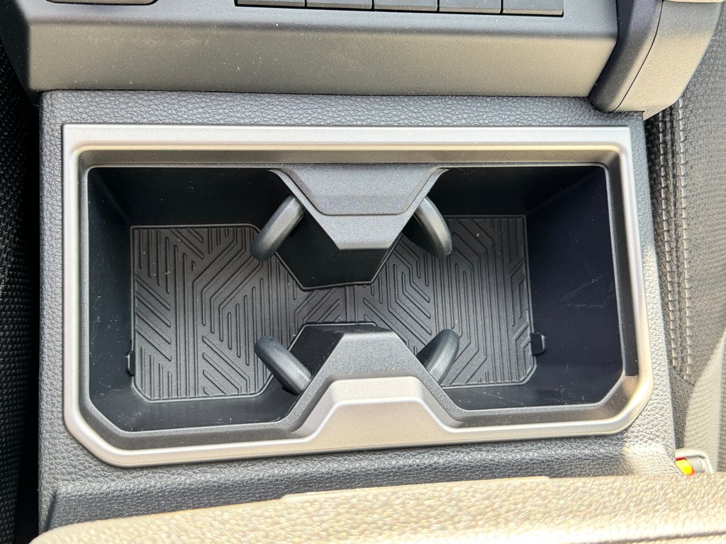 2025 Toyota 4RUNNER TRD SPORT BAJA EDITION / MAGS 20 SABLE / PNEUS HORS ROUTE / MARCHE PIED / CROCHET ROUGE in Thetford Mines, Quebec - 59 - w1024h768px