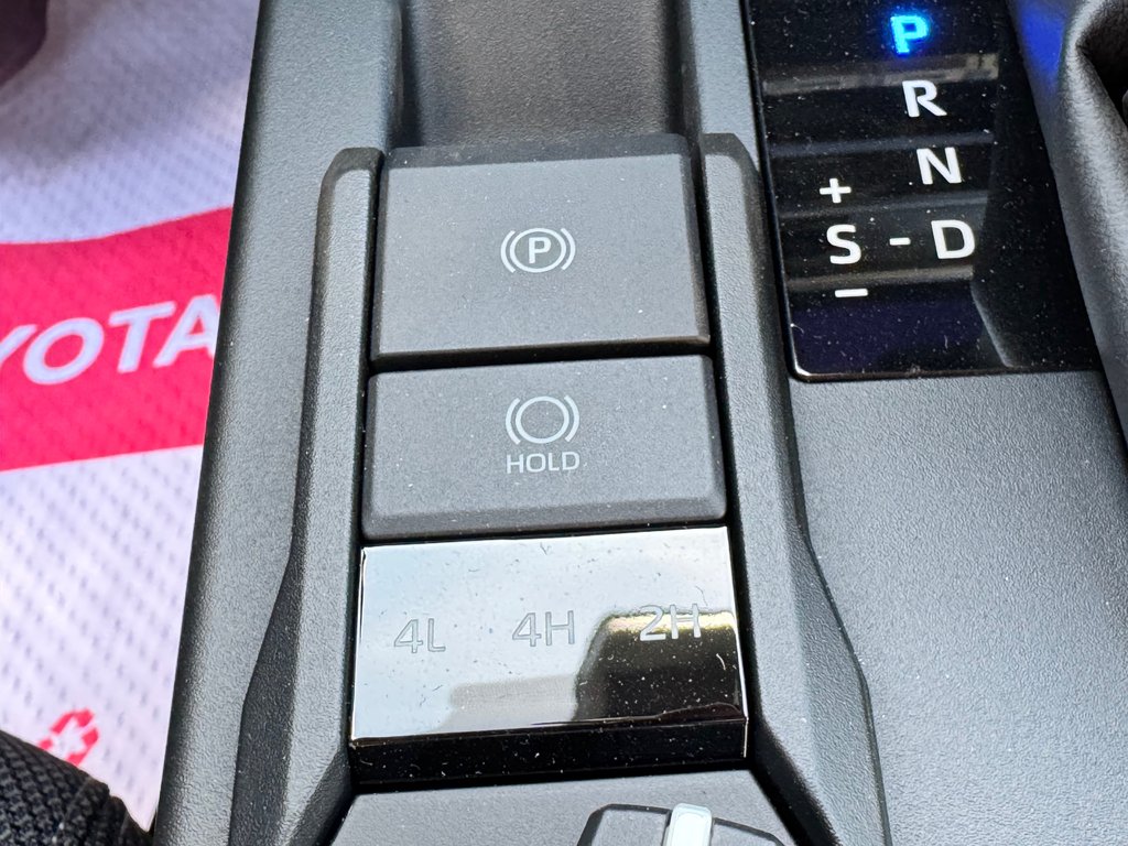 2025 Toyota 4RUNNER TRD SPORT BAJA EDITION / MAGS 20 SABLE / PNEUS HORS ROUTE / MARCHE PIED / CROCHET ROUGE in Thetford Mines, Quebec - 56 - w1024h768px