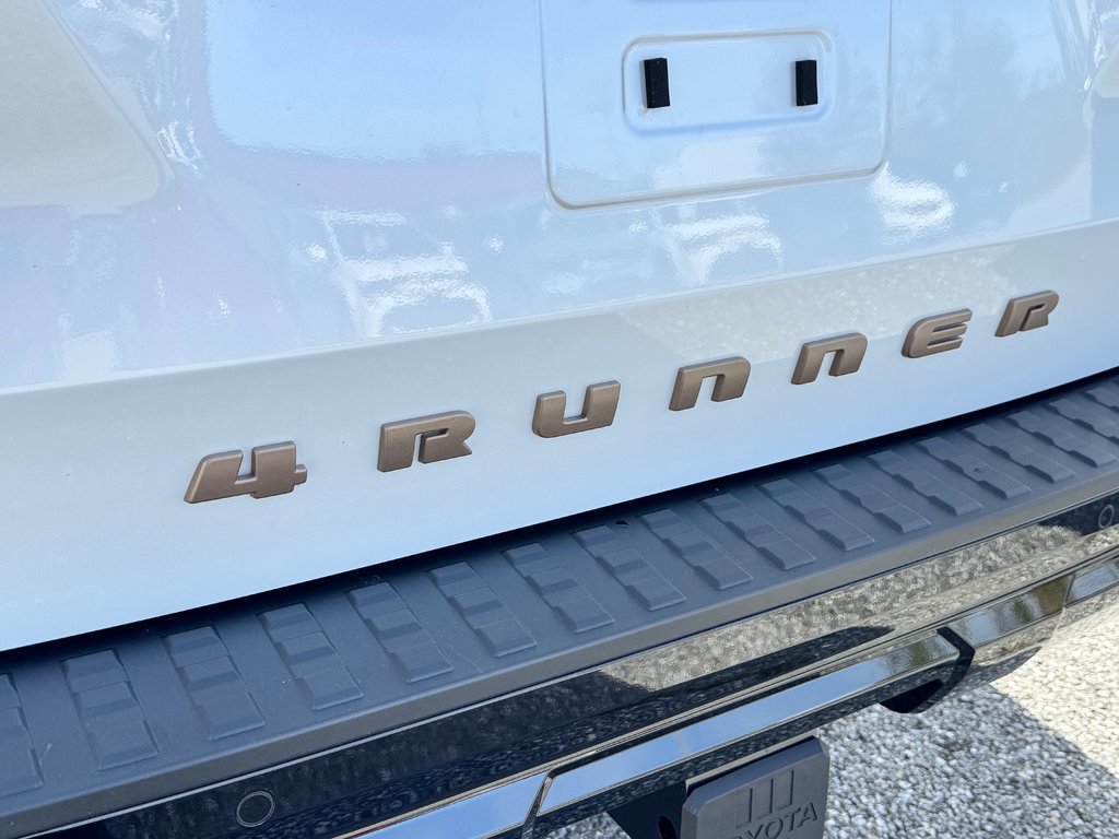2025 Toyota 4RUNNER TRD SPORT BAJA EDITION / MAGS 20 SABLE / PNEUS HORS ROUTE / MARCHE PIED / CROCHET ROUGE in Thetford Mines, Quebec - 31 - w1024h768px