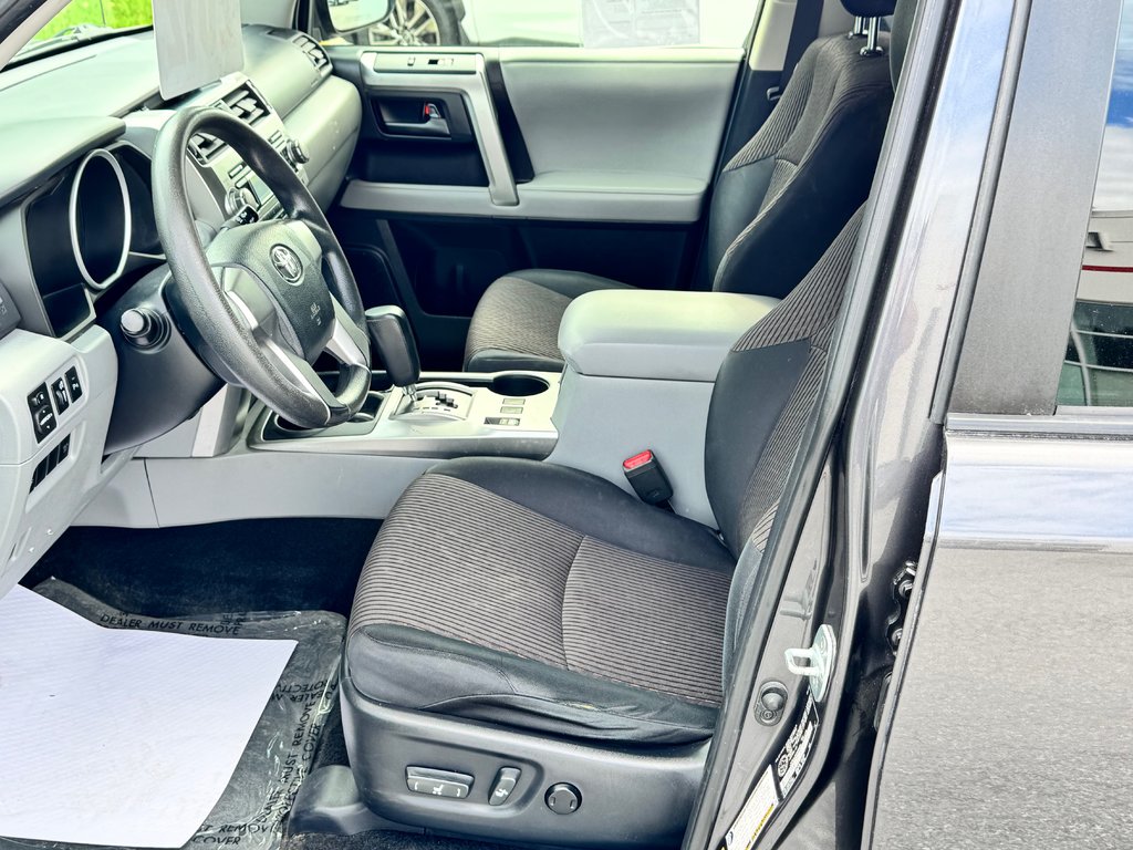 Toyota 4Runner SR5 V6 4X4 / LONGÉVITÉ ET VALEUR ASSURÉE / 2012 à Thetford Mines, Québec - 25 - w1024h768px