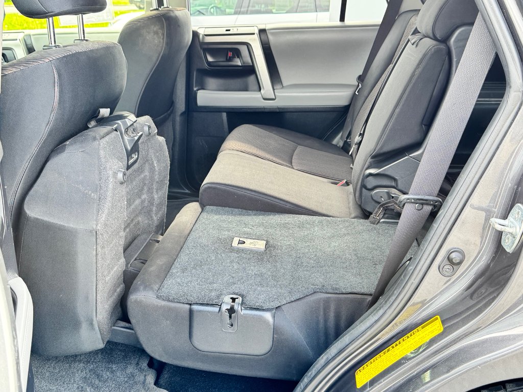 Toyota 4Runner SR5 V6 4X4 / LONGÉVITÉ ET VALEUR ASSURÉE / 2012 à Thetford Mines, Québec - 55 - w1024h768px