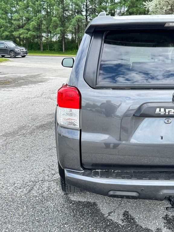 Toyota 4Runner SR5 V6 4X4 / LONGÉVITÉ ET VALEUR ASSURÉE / 2012 à Thetford Mines, Québec - 19 - w1024h768px