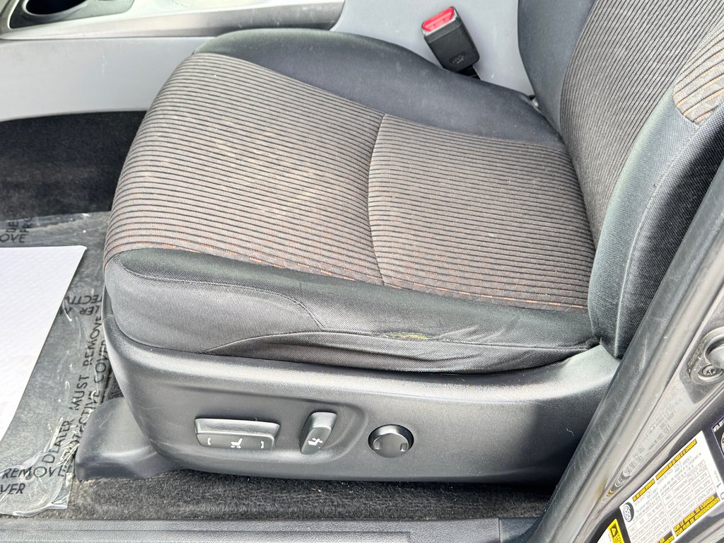 Toyota 4Runner SR5 V6 4X4 / LONGÉVITÉ ET VALEUR ASSURÉE / 2012 à Thetford Mines, Québec - 28 - w1024h768px