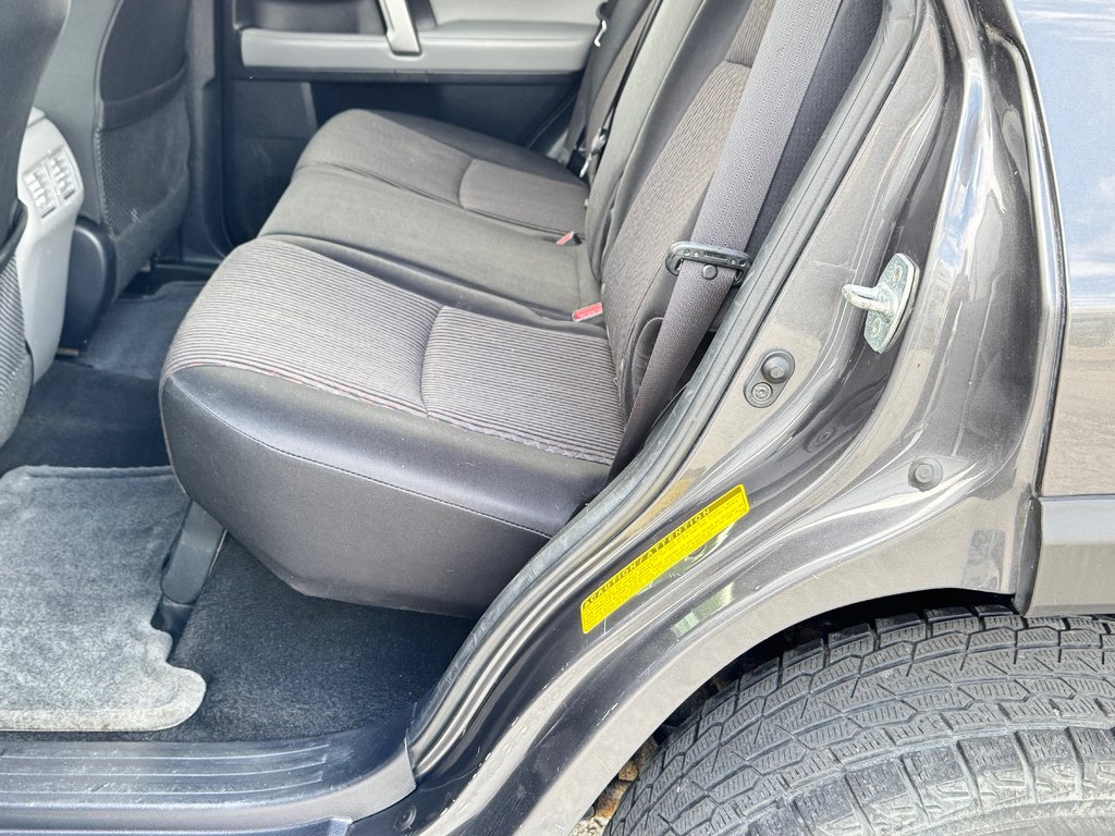 Toyota 4Runner SR5 V6 4X4 / LONGÉVITÉ ET VALEUR ASSURÉE / 2012 à Thetford Mines, Québec - 52 - w1024h768px