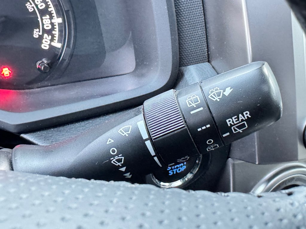 2022 Toyota 4Runner SR5 / BAS KILOMÉTRAGE / 7 PLACES / 1 SEUL PROPRIO / PEA 30-01-29=100km / in Thetford Mines, Quebec - 46 - w1024h768px