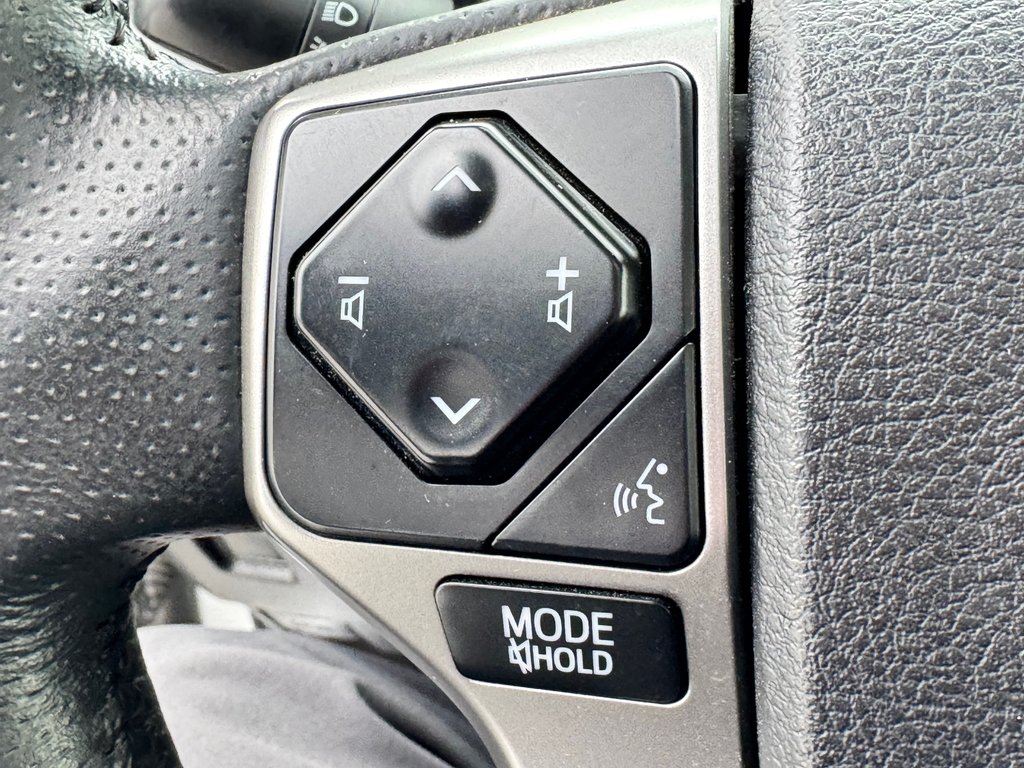 2022 Toyota 4Runner SR5 / BAS KILOMÉTRAGE / 1 SEUL PROPRIO / PEA 30-01-29=100km / in Thetford Mines, Quebec - 43 - w1024h768px