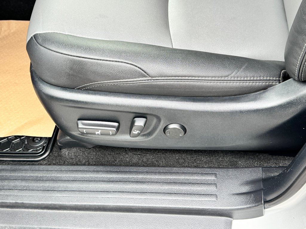 2022 Toyota 4Runner SR5 / BAS KILOMÉTRAGE / 1 SEUL PROPRIO / PEA 30-01-29=100km / in Thetford Mines, Quebec - 38 - w1024h768px