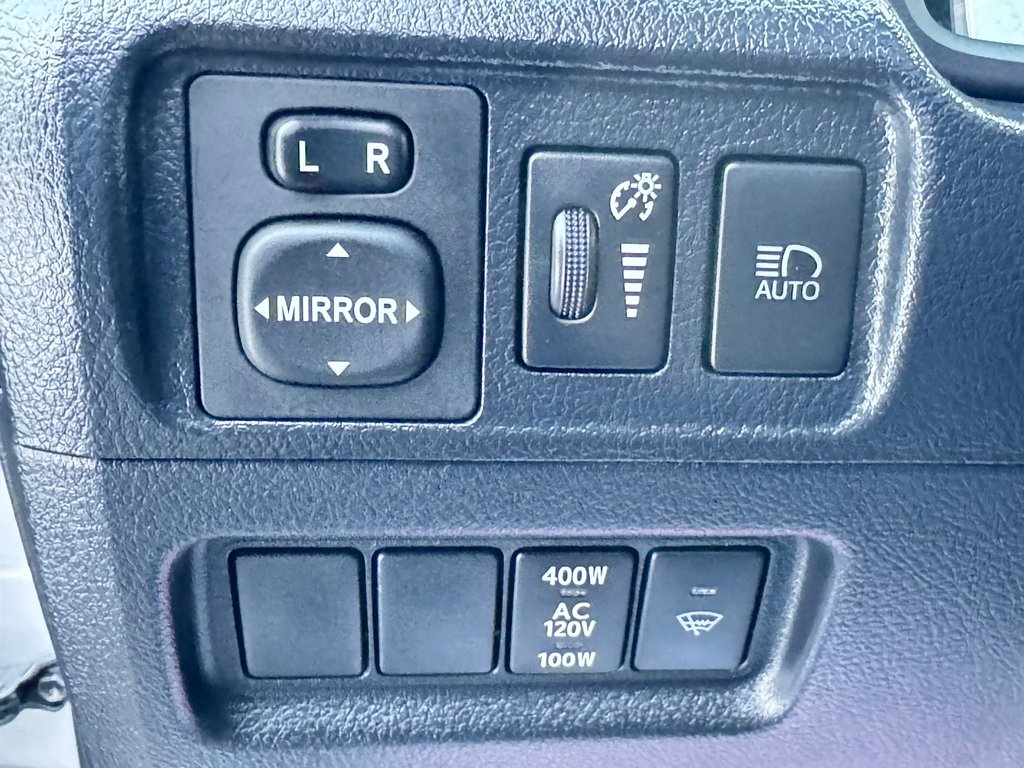 2022 Toyota 4Runner SR5 / BAS KILOMÉTRAGE / 7 PLACES / 1 SEUL PROPRIO / PEA 30-01-29=100km / in Thetford Mines, Quebec - 37 - w1024h768px