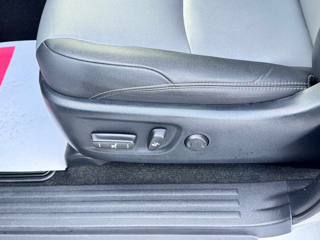 2022 Toyota 4Runner SR5 / BAS KILOMÉTRAGE / 7 PLACES / 1 SEUL PROPRIO / PEA 30-01-29=100km / in Thetford Mines, Quebec - 35 - w1024h768px