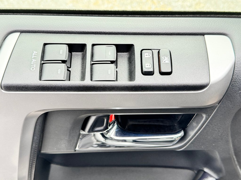 2022 Toyota 4Runner SR5 / BAS KILOMÉTRAGE / 1 SEUL PROPRIO / PEA 30-01-29=100km / in Thetford Mines, Quebec - 34 - w1024h768px