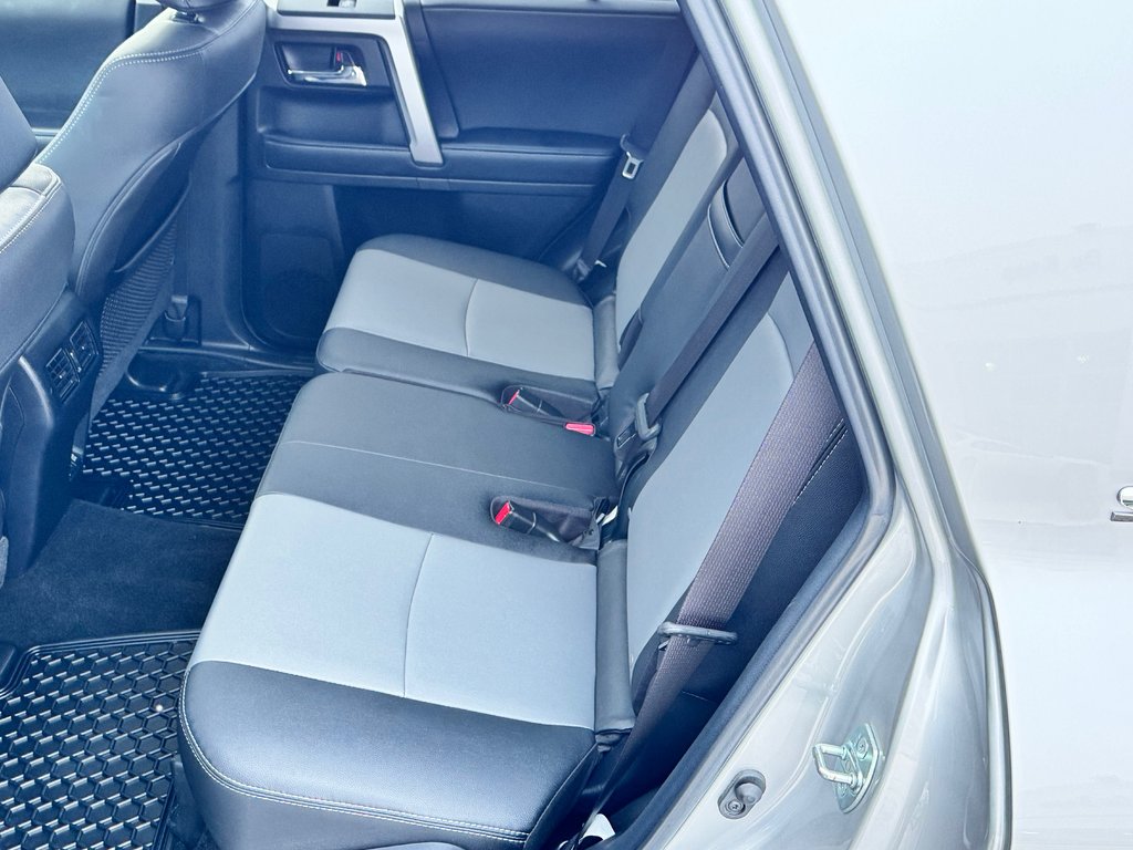 2022 Toyota 4Runner SR5 / BAS KILOMÉTRAGE / 7 PLACES / 1 SEUL PROPRIO / PEA 30-01-29=100km / in Thetford Mines, Quebec - 66 - w1024h768px