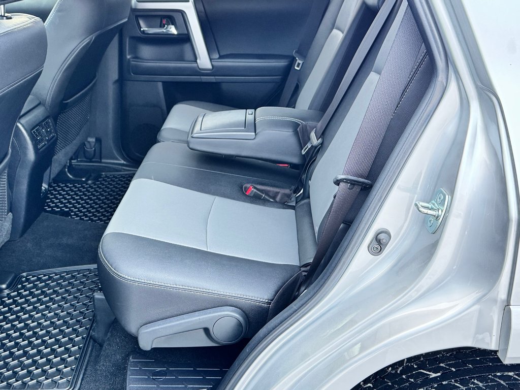 2022 Toyota 4Runner SR5 / BAS KILOMÉTRAGE / 7 PLACES / 1 SEUL PROPRIO / PEA 30-01-29=100km / in Thetford Mines, Quebec - 68 - w1024h768px