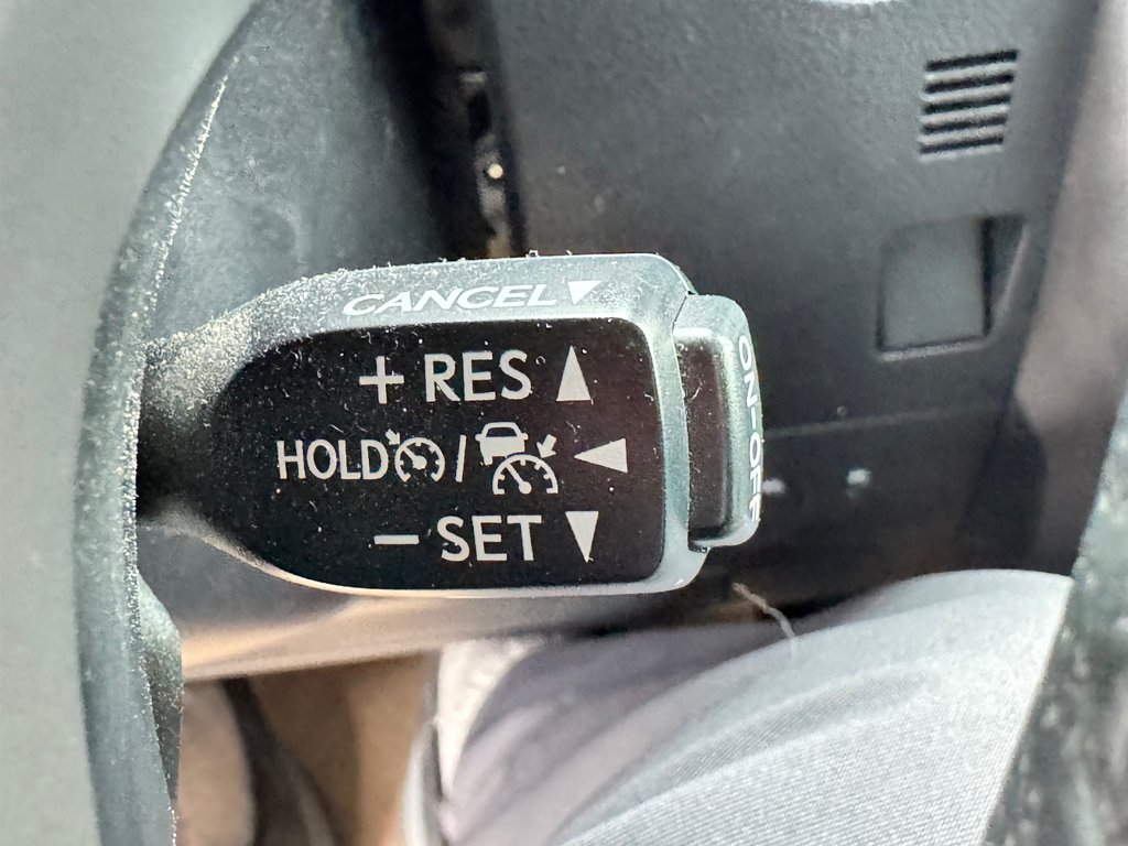 2022 Toyota 4Runner SR5 / BAS KILOMÉTRAGE / 1 SEUL PROPRIO / PEA 30-01-29=100km / in Thetford Mines, Quebec - 48 - w1024h768px