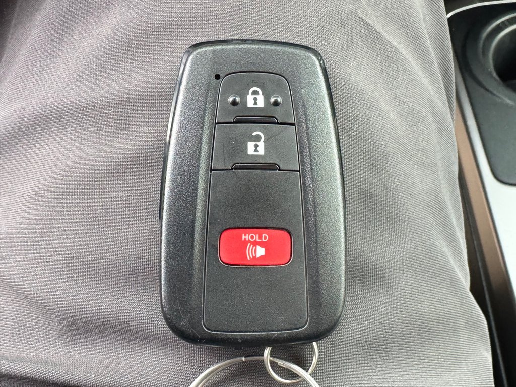 2022 Toyota 4Runner SR5 / BAS KILOMÉTRAGE / 1 SEUL PROPRIO / PEA 30-01-29=100km / in Thetford Mines, Quebec - 68 - w1024h768px