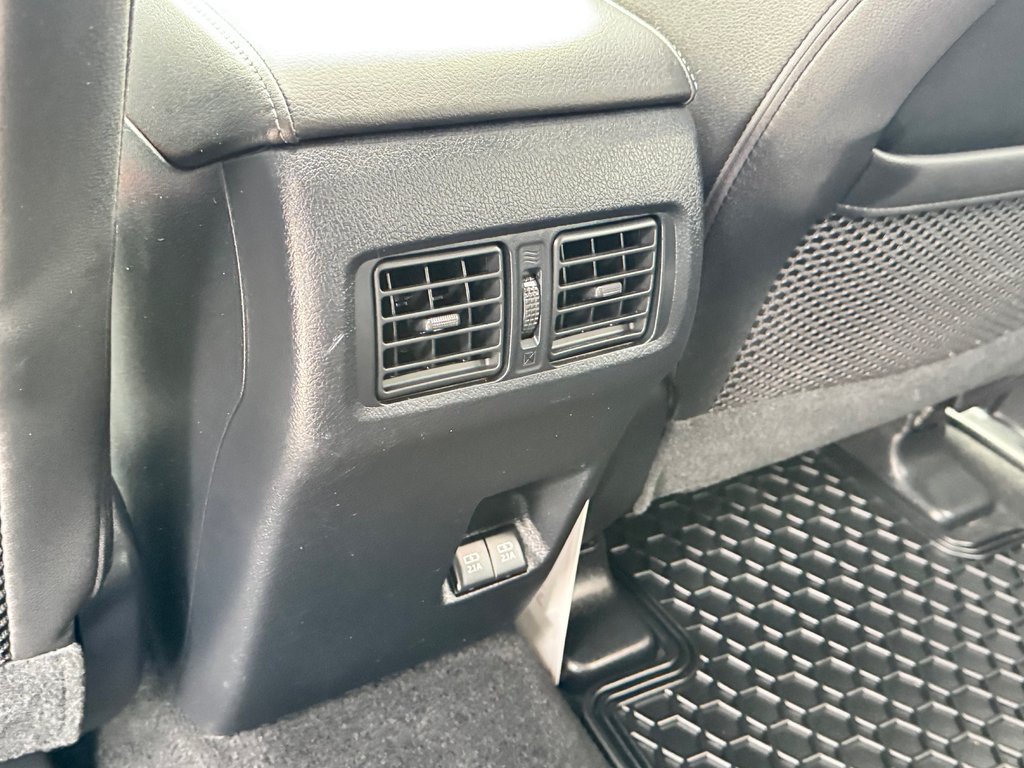 2022 Toyota 4Runner SR5 / BAS KILOMÉTRAGE / 1 SEUL PROPRIO / PEA 30-01-29=100km / in Thetford Mines, Quebec - 73 - w1024h768px