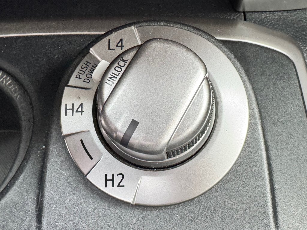 2022 Toyota 4Runner SR5 / BAS KILOMÉTRAGE / 1 SEUL PROPRIO / PEA 30-01-29=100km / in Thetford Mines, Quebec - 58 - w1024h768px