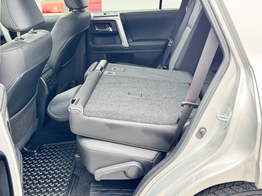 2022 Toyota 4Runner SR5 / BAS KILOMÉTRAGE / 1 SEUL PROPRIO / PEA 30-01-29=100km / in Thetford Mines, Quebec - 75 - w1024h768px